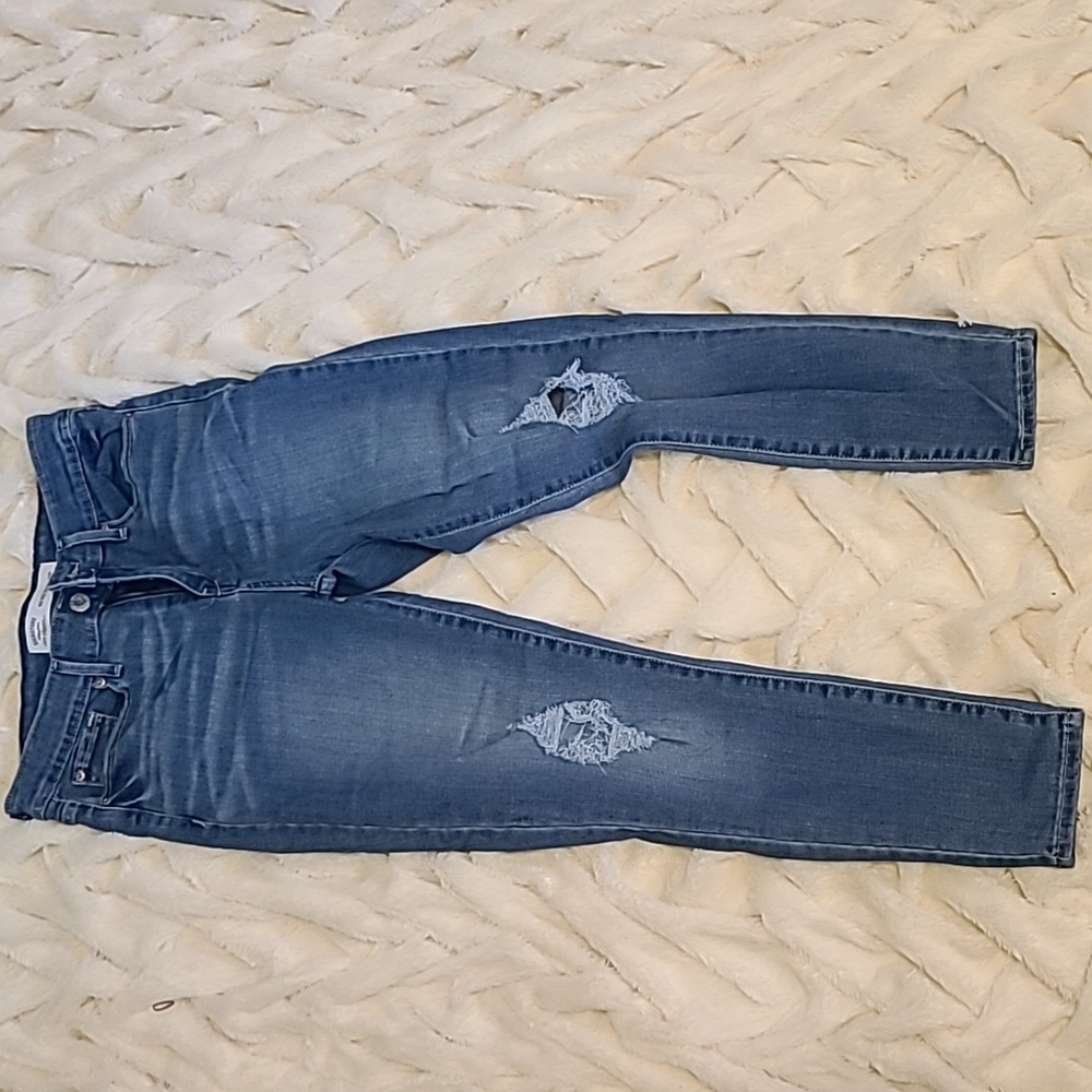 Junior signature Levi Strauss mid rise skinny crop size 2